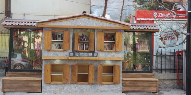 Yusufeli’nde Sokak Kütüphanesi Kuruldu