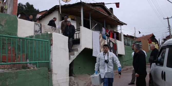 Aranan Şahıs, Polisin Kendisine Saldıran Köpeğe Açtığı Ateş Sonucu Seken Kurşunla Yaralandı