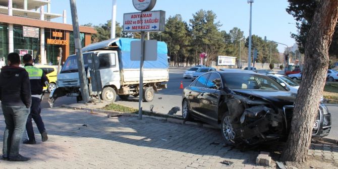 Otomobil İle Kamyonet Çarpıştı: 1 Yaralı