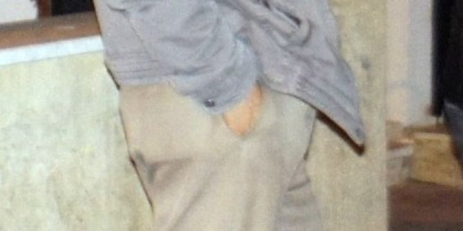 Karısı Ve Kızını Öldürüp Saatlerce Başında Beklemiş