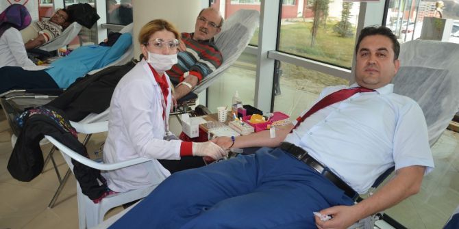Hastane Çalışanları Kan Bağışında Bulundu