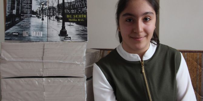 13 Yaşındaki Engelli Kız Şairler Belgeselini İzledi, Şiir Kitabı Çıkardı