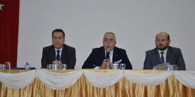 Niksar’da Muhtarlar Toplantısı