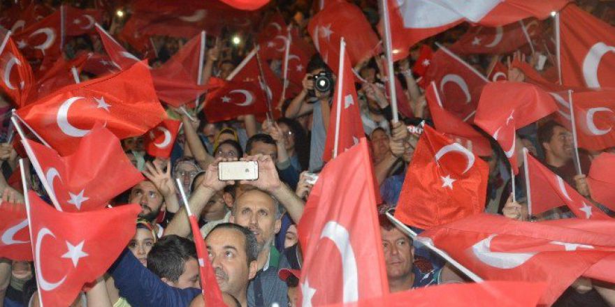 Genç İmam, Uşaklıları Çanakkale Şiiriyle Coşturdu