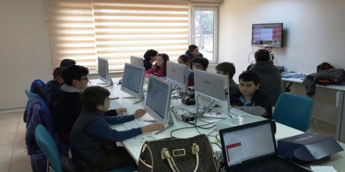 Çocuklar “Geleceği” Kodluyor