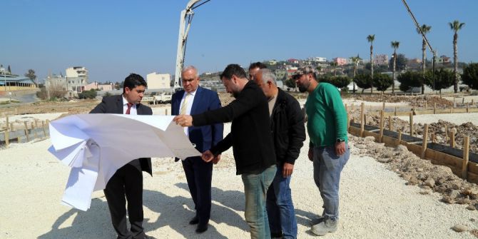 Erdemli’ye Yeni Kapalı Pazaryeri Ve Otopark Yapılıyor