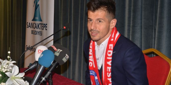 Emre Belözoğlu: "Mukavelem Bittiğinde Futbolu Bırakmış Olurum"