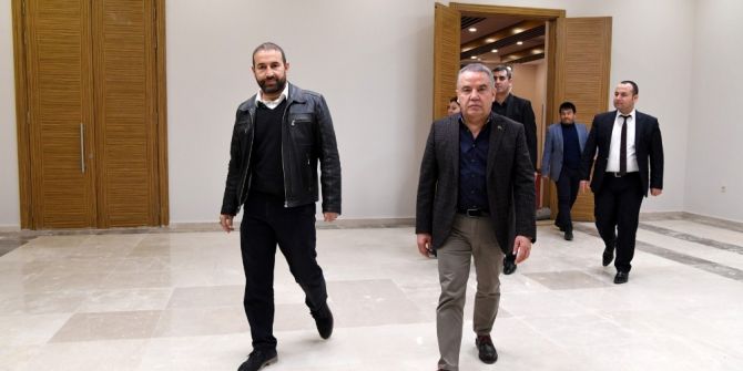 Başkan Böcek, ‘Yaşlılar Kreşi’ni İnceledi