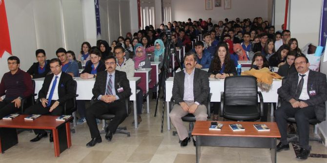 İncesu Belediye Başkanı Zekeriya Karayol Kilim Sosyal Bilimler Lisesinde Seminer Verdi