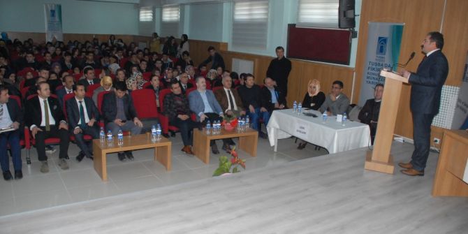 Tuşba’da ‘Fikirler Konuşuyor’ Münazara Yarışması