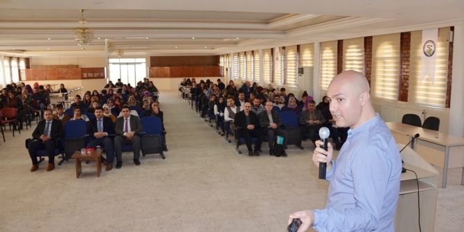 Harran Üniversitesinde Akılcı İlaç Kullanımı Semineri