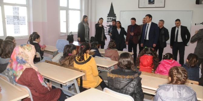 Gap, Burs Verenler Ve Alanları Buluşturdu