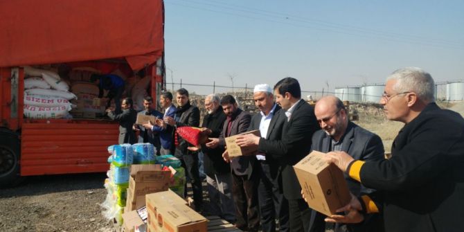 Suriye’ye 5 Tır İnsani Yardım Malzemesi Gönderildi