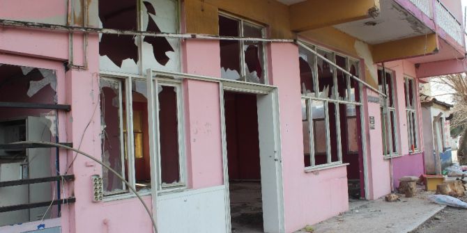 Kamu Kurumlarına Ait Atıl Durumdaki Binalar Tehlike Saçıyor