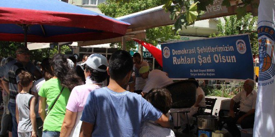 Selçuk’ta Demokrasi Şehitleri İçin Lokma Hayrı