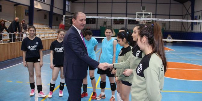 Başkan Işık’tan Voleybol Takımına Destek