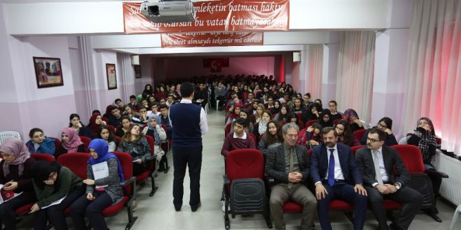 Sınav Stresine Giren Öğrencilere Kaygı Semineri