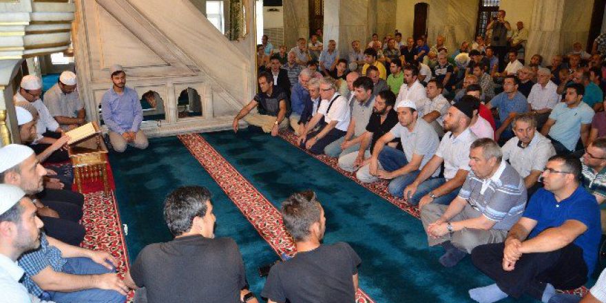 Beü Demokrasi Şehitleri Anısına Mevlit Okuttu