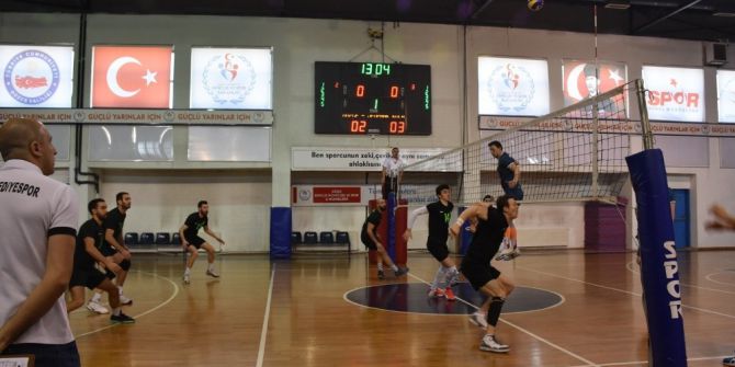 Bir Haftada 3 Maç Yapıyorlar