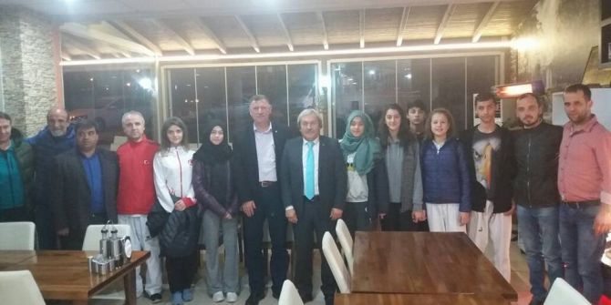 Başkan Duymuş, Başarılı Sporcuları İle Buluştu