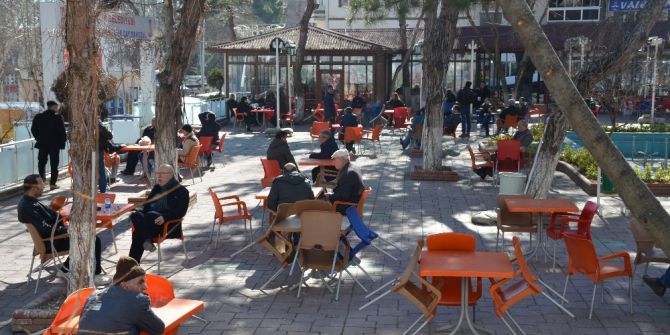Bilecik’te Havaların Isınmasıyla Vatandaş Parklara Koştu