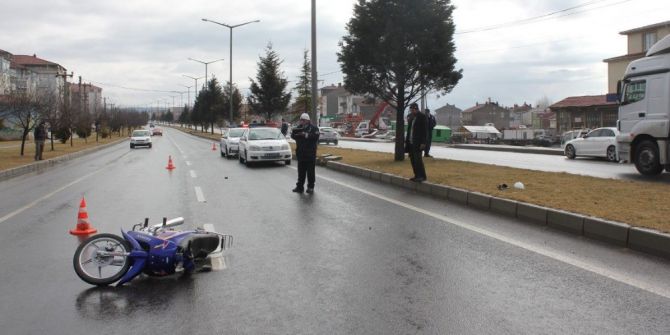 Tavşanlı’da Trafik Kazası: 2 Yaralı