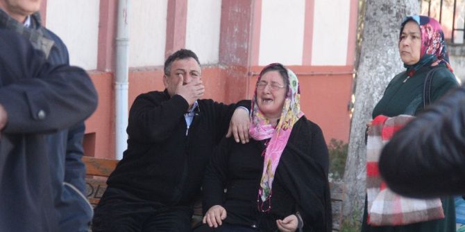 Oğlunun Katiline Müebbet Verilmeyince Anne Sinir Krizleri Geçirdi