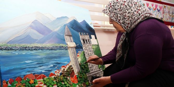 Halil Akyüz Huzurevi Sakinlerinin Resimleri Büyükşehir’de Sergileniyor