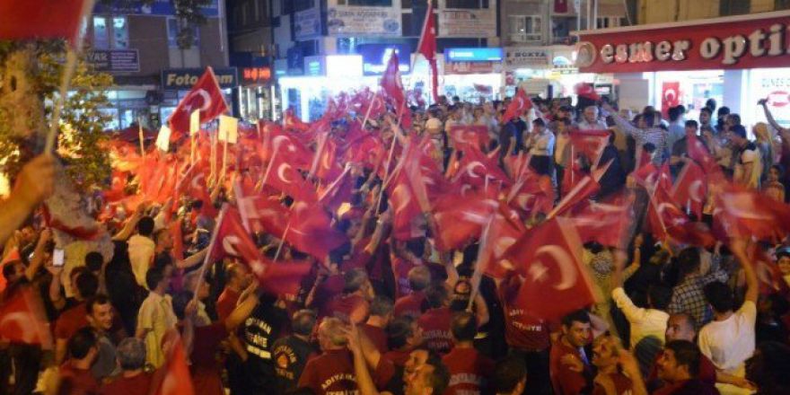 Belediye Personeli Demokrasi Nöbetinde