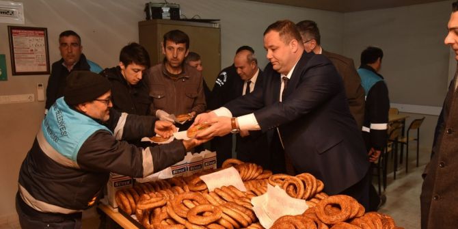 Yunusemre Belediyesi’nden Sabah 6 Mesaisi