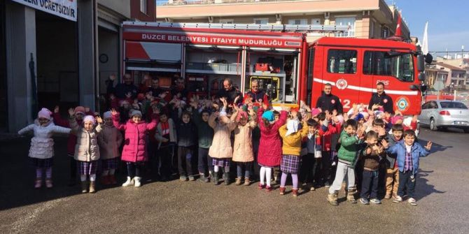 Minik Öğrenciler İtfaiyeyi Gezdi