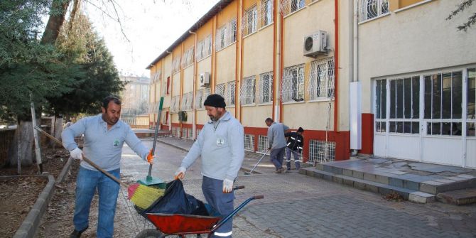 Şehitkamilde Okullarda Temizlik Seferberliği