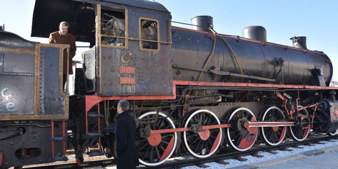 Nazilli’de Kara Tren Hangara Geldi