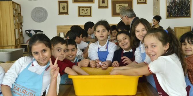 Sukurusu Çocuklara Geri Dönüşümü Öğretiyor