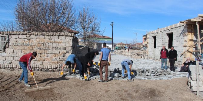 Develi’de Köylerde Parke Çalışmaları Devam Ediyor