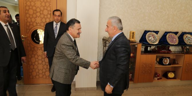 Vali Kamçı Azeri Vekili Konuk Etti