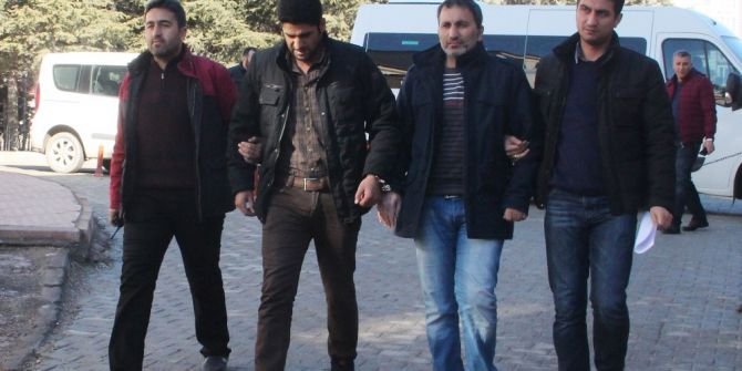 Elazığ’da Pkk Propagandası Yapan 2 Şüpheli Tutuklandı