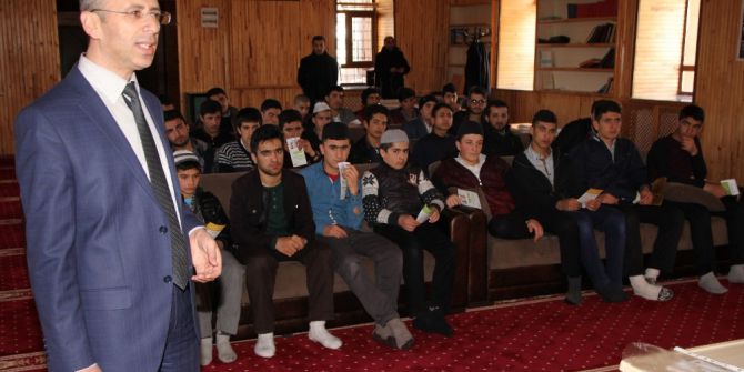 Van’da ‘İlkyardım Ve Bilinçsiz Antibiyotik Kullanımı’ Eğitimi