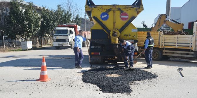 Başiskele Belediyesi Yol Bakım Çalışmalarına Devam Ediyor
