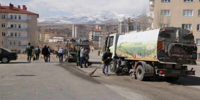 Niğde Belediyesi Bahar Temizliği Yapıyor