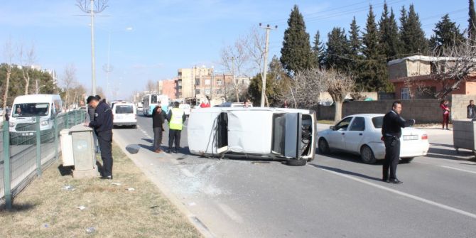 Otomobil Takla Attı: 2 Yaralı