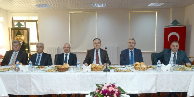 Vali Altıparmak, Kurum Müdürleri İle Biraraya Geldi