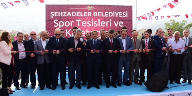 Şehzadeler Belediyesi Hizmetleriyle Göz Kamaştırıyor