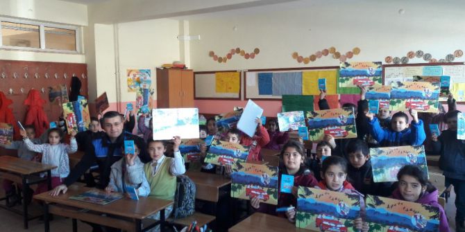 Köy Okuluna Kırtasiye Yardımı Yapıldı