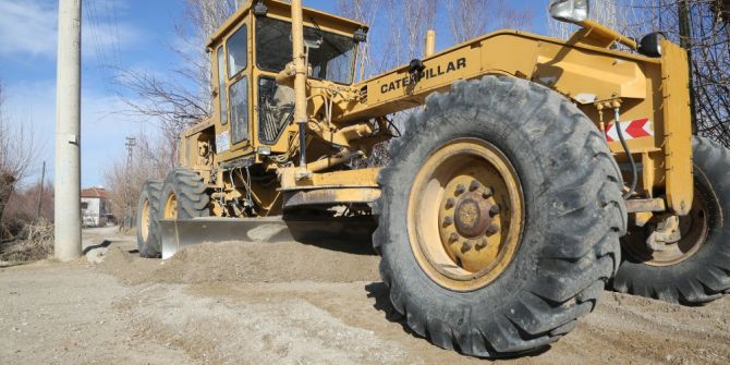 Battalgazi Belediyesi Yol Yapım Çalışmalarını Aralıksız Sürdürüyor