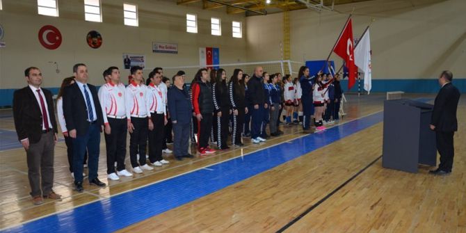 Okul Sporları Gençler Voleybol Müsabakaları Başladı