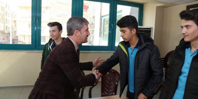 Türkiye Şampiyonları’ndan Başkana Şirin’e Jest