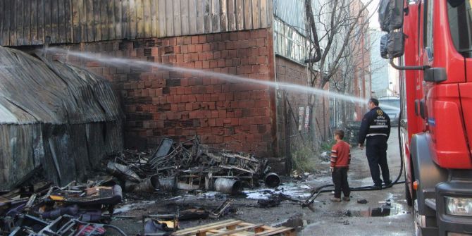 Bursa’da Hurdalık Yangını Korkuttu