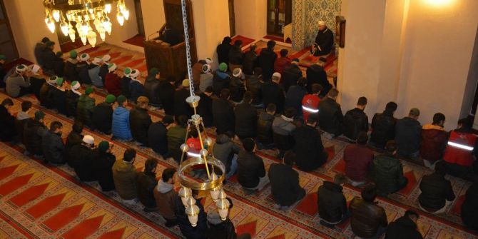 Uşaklı Gençler Sabah Namazında Buluştu