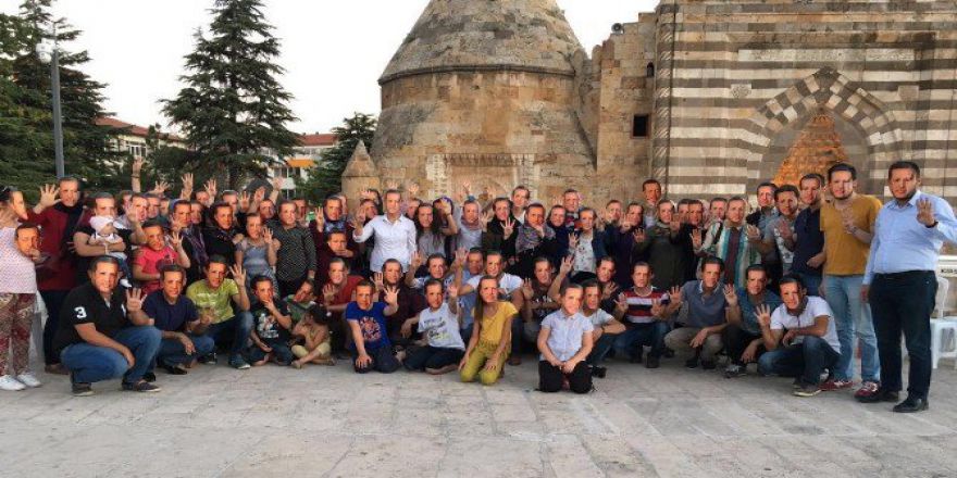 Cumhurbaşkanı Maskeleri İle Alanlara Demokrasi Nöbeti İçin Geldiler